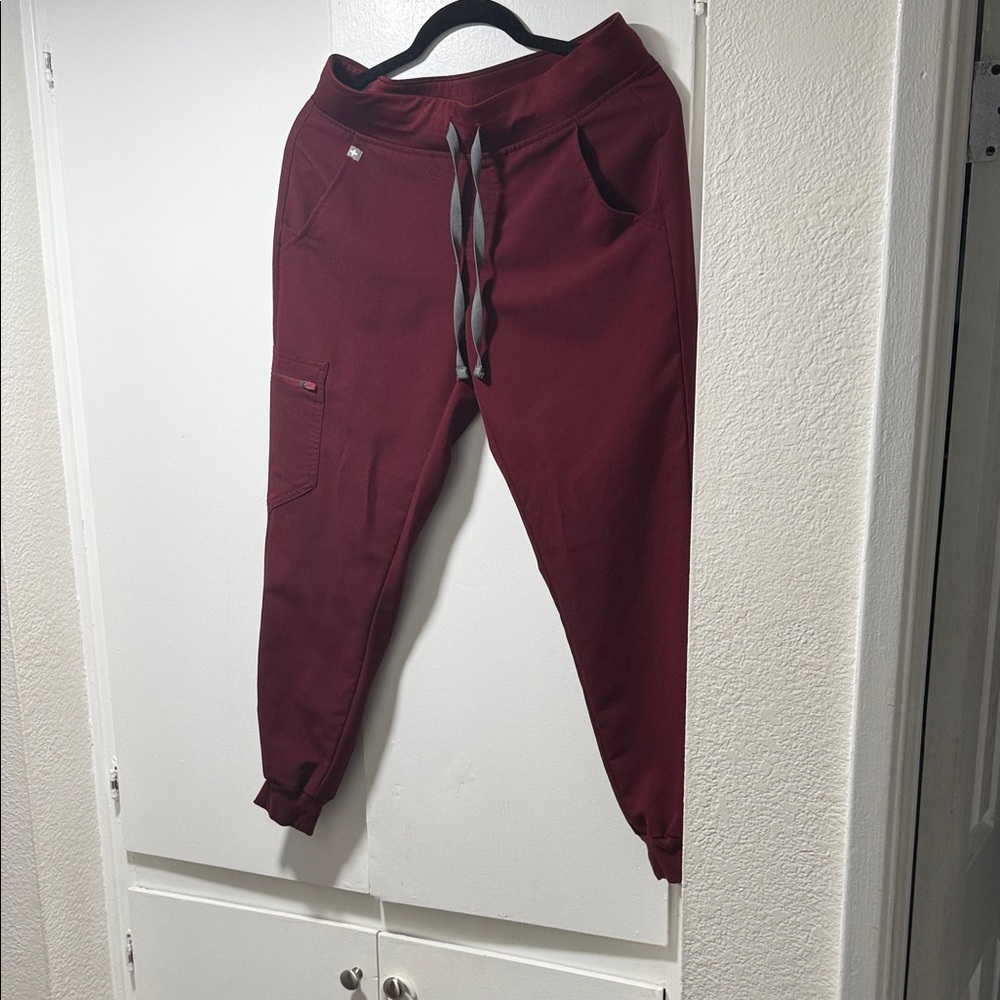 Figs Technical Maroon Jogger Srub Pants